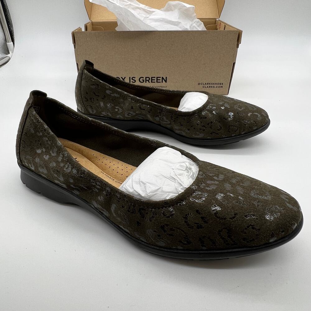 Clarks Collection Flexible Slip-On Flats Size 7 Medium Olive Interest